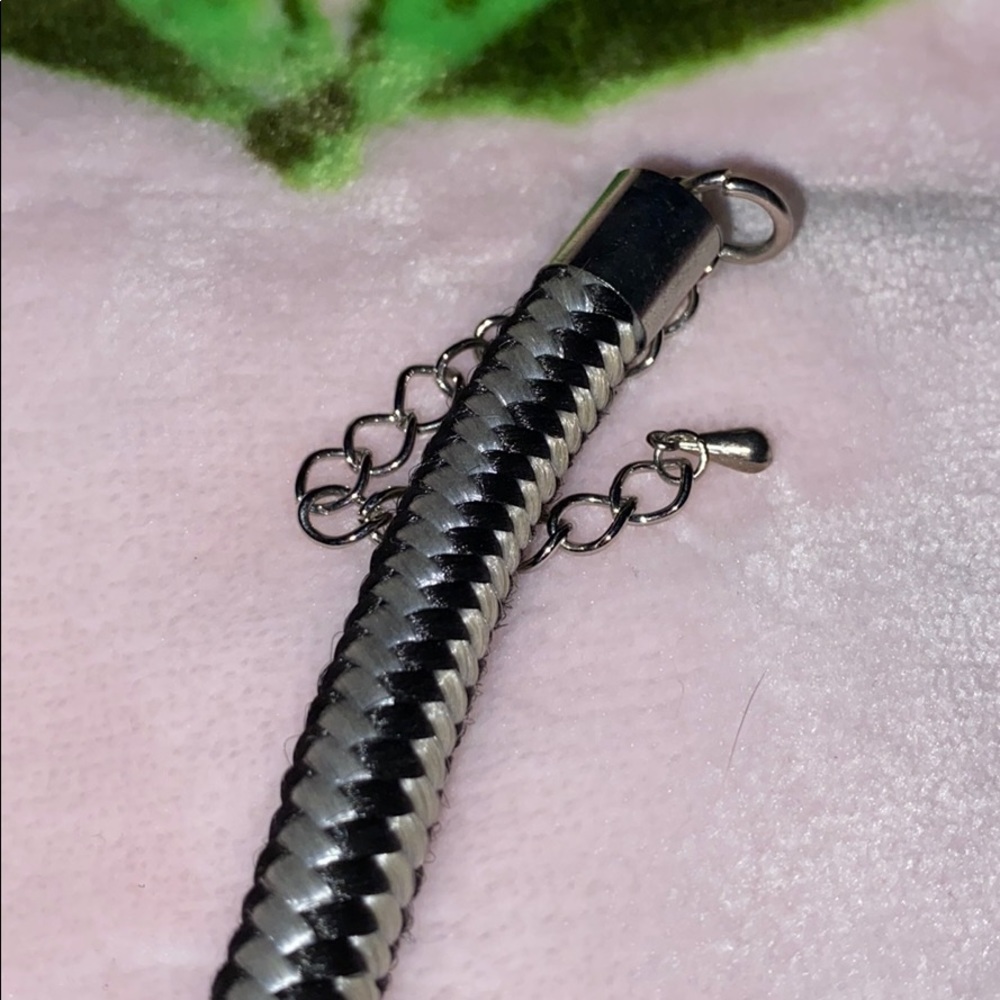 NECKLACE - Picture 3 of 4